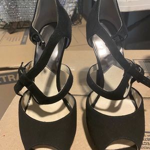 Black Michael kors heels. Worn 3x. Size 6 women’s shoe